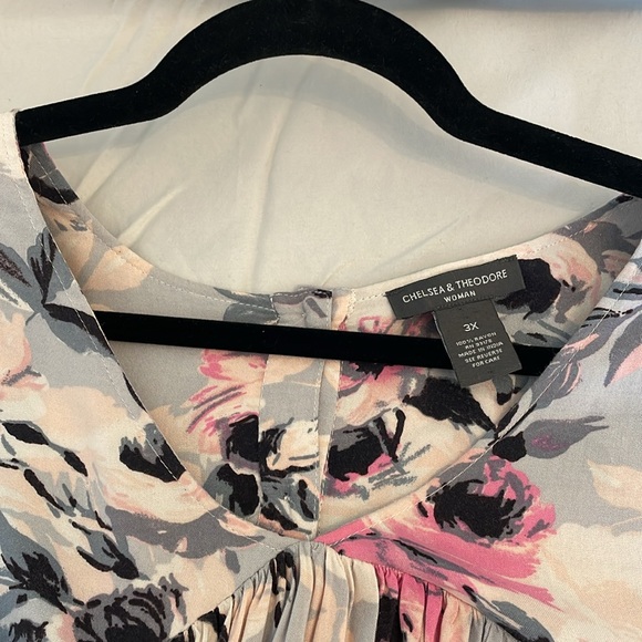 Chelsea & Theodore Women’s Floral Peasant Blouse 3X - Picture 3 of 4